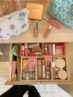 Milk Makeup Highlighter, Room Makeup, Highlighter Stick, Makeup Highlighter, Makeup Drawer Organization, Cream Highlighter, Organize Drawers, Vanity Desk