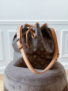 Lv Accessories, Louis Vuitton Noe Bag, Louis Vuitton Strap, Louis Vuitton Outfit, Louis Vuitton Bucket Bag