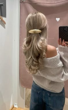 Scandinavian Hair, Pretty Blonde Hair, Scandinavian Look, Venus Of Willendorf, Trendy Outfit Ideas, Hairstyle Inspo, Dirty Blonde Hair, Hair Braiding, Hair Braids