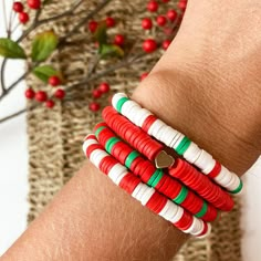 Holiday Bracelet Christmas Bracelet Heishi Beaded Bracelet - Etsy Winter Clay Bead Bracelet Ideas, Affordable Beaded Holiday Bracelets, Heishi Bead Bracelet Christmas, Christmas Themed Bracelets, Christmas Theme Bracelets, Holiday Themed Bracelets, Christmas Clay Bead Bracelets, Xmas Bracelets, Christmas Beaded Bracelets