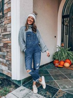 Tuesday Trend: How to Style Overalls | It's All Chic to Me | Houston Fashion Blogger | Style Blog Houston Fashion, And So It Begins, Most Viewed, Fashion Blogger Style, Trendy Fall Outfits, Street Style Chic, Blogger Style