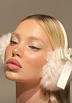 Outfits Asian, Viral Aesthetic, Maquillage On Fleek, Angel Makeup, Chanel Lipstick, Workout Inspo, Barbie Makeup, Coquette Style, Outfit Vintage