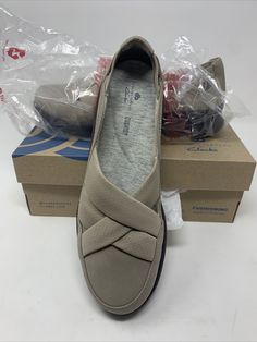 Clarks, Sillian Star Women Shoes Size 8. Condition is "New with box". Shipped with USPS Priority Mail. Priority Mail, Comfortable Shoes, Shoe Accessories, Women Accessories, Women Shoes, Stars, Sneakers