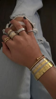 Old Money Jewelry, Money Jewelry, Wrist Stack, Jewelry Cartier, Look Rich, Jordan Low, Expensive Jewelry Luxury, Luxe Jewelry