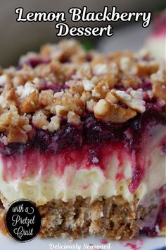 A serving of blackberry dessert on a white plate sprinkled with crushed pretzels. Lemon Blackberry Dessert, Blackberry Desserts Easy, Blackberries Recipes, Blackberry Topping, Blackberry Desserts, Blackberry Dessert Recipes, Authentic Desserts, Mixed Berry Dessert, Cheesecake Deserts