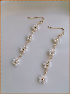 Diy Dangly Earrings, Beaded Pearl Earrings, Pearls Earrings Diy, Beaded Earring Ideas, Diy Gold Earrings, Diy Bead Earrings, Handmade Jewellery Ideas, Aretes Diy, Diy Earrings Pearl