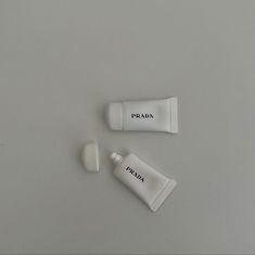 Glossier Candle, Cream Skincare, White Packaging, Beach Instagram, Healthy Lifestyles, Glass Packaging, Skincare Packaging, White Makeup, Quotes About Photography