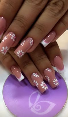 #summernails #winternails #springnails #nails #nailsnailsnails #nailsdone #nailsinspiration #beautifulnails #pinknails #summer #fashionnails #nailsoftheday #naillife #nailsart #glitternails #neonnails #frenchnails #nailsonpoint #indigonails #nailoftheday Gel X Nail Designs Flowers, Sqaure Nails, Short Acrylics, Spring Acrylic Nails, Colorful Nails, Edgy Nails, Smink Inspiration, Work Nails