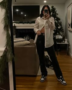 Black White Dunks Outfit, White Dunks Outfit, Nike Dunk Outfit Woman, Black White Dunks, Black And White Dunks, Nike Dunk Outfit, Dunks Outfit Woman, Faux Leather Pants Outfit, Dunk Outfits