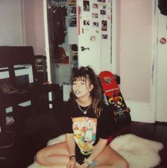 90s Grunge Aesthetic Room, Grunge Teen Room, Teen Room Aesthetic, Photography 90s, Grunge Teen, 90s Grunge Aesthetic, Fashion 90s