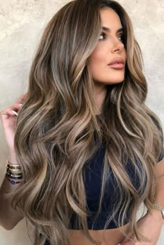 New Fall Hair Colors 2022 Brunette, Long Brunette Balayage Hair, Fall Hair Colors 2022 Trends Blonde, Hair Color Trends Fall 2022, Hair Color Ideas For Brunettes Fall, Hair Color Ideas 2022 Fall, Burnette For Fall, Latest Hair Color Trends 2022, Trending Hair Color For 2022