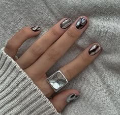 Winter 2023 Nail Trends, Silver Short Nails, 2023 Nail, Grunge Nails, Aesthetic Winter, Nails Only