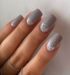 Grey Or Silver Nails, Grey Nails Winter, Gray Glitter Nail Designs, Light Grey Nails With Glitter, Grey Nails Christmas, Gray Nail Designs Winter, Dip Powder Nails Gray, Grey Nails Ideas Short, Gray Nail Designs Fall