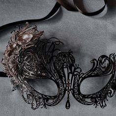 Goth Mask Masquerade Ball, Black Masquerade Mask Aesthetic, Masquerade Mask Aesthetic Male, Aesthetic Mascara, House Of Salt And Sorrows, Butterfly Masquerade Mask, Kingdom Of The Wicked