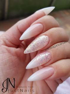 Sparkly Almond Nails, Neutral Nails Acrylic, Unghie Sfumate, Wow Nails, Pointed Nails, Nails Design With Rhinestones, Almond Nails Designs, Nails Desing, Neutral Nails