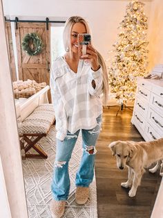 Shop AE Cozy Cropped Flannel Shirt and other curated products on LTK, the easiest way to shop everything from your favorite creators. Cute Outfits For Fall 2023, Flare Crop Jeans Outfit, Holley Gabrielle, Mom Fits, Cropped Flannel, Trendy Mom Outfits, Casual Mom Style, Comfy Fall Outfits, Fancy Fits