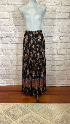 "Vintage Lucia Lukken Maxi skirt -Soft, flowy crinkle pleated fabric -Elastic waist -Great Fall/Autumn colors -Perfect condition! Length-38\" Waist-13\" when flat Hips- 22\" when flat" Flowy Long Pleated Skirt, Casual Relaxed Maxi Skirt With Accordion Pleats, Casual Maxi Skirt With Accordion Pleats, Casual Flowy Pleated Skirt With Lining, Fall Pleated Flowy Maxi Skirt, Pleated Flowy Maxi Skirt For Fall, Bohemian Pleated Relaxed Fit Maxi Skirt, Bohemian Pleated Midi Skirt, Bohemian Pleated Skirted Bottoms