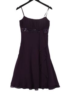 Item details Debut Women's Midi Dress Size: UK 8 Colour: Purple Material: 100% Polyester Neckline: Square Neck Sleeve length: Sleeveless Dress length: Midi Condition: Fair Defects: Minor Stain(s) Or Mark(s) SKU: 243-KRQ87-7S3 Delivery Delivery within 5 working days. Packaged and shipped straight from our warehouse. Returns Easy 30 day returns. Money back guarantee. Quality guaranteed We quality check every single item on Thrift+. No more surprise stains or fake brands. Our team of experts manages the whole process of recirculating pre-owned clothes. Additional authentication checks on all designer items. Colour Purple, Designer Items, Womens Midi Dresses, Square Neck, The Whole, Dress Length, Checks, Sleeveless Dress, A Line