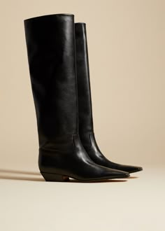 The Marfa Knee-High Boot in Black Leather– KHAITE Leather Heels Boots, Knee Boots Flat, Black Flat Boots, Tall Winter Boots, Pointed Boots, Leather Knee Boots, Knee High Boots Flat, Boots Outfits, Black Boots Tall