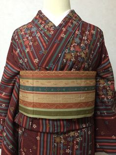 Japanese Kimono Fancy Kimono Traditional, Traditional Japanese Kimono Aesthetic, Yukata Women, Authentic Japanese Kimono, Royal Kimono Japan, Traditional Japanese Kimono, Vintage Japanese Kimono, Beautiful Kimonos, Japan Culture