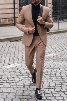 Men in beige colour suit. Brown Suit Shirt Combination, Trendy Coat Pant For Men, Suit Colours For Men Wedding, Beige Suit Black Shirt, Beige Coat Outfit Men Formal, Boys Farewell Outfit, Beige Colour Suit For Men, Suit For Brown Skin Men, Formal Suits For Dark Skin Men