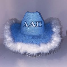 Gifts For Your Big Sorority, Big Little Room Decorations, Little Baskets Sorority Ideas, Sorority Little Gifts, Sisterhood Activities, Little Gifts Sorority, Sorority Themes