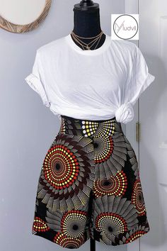 Shorts Ankara, African Outfits For Women, Ankara Shorts, Chitenge Outfits, Modern African Clothing, Kitenge Designs, Ethno Style, African Print Skirt