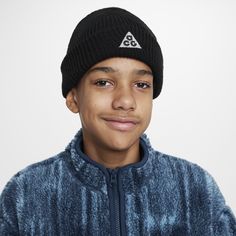 Soft, cozy and ready for adventure. Made from softly knit yarn, our ACG Terra beanie has a modern look with a low depth and cuffed design you can rock as you explore the outdoors. Kid Lifestyle, Kids Beanies, Beanie Black, Nike Acg, Knitting Yarn, The Outdoors, Big Kids, Yarn, Nike