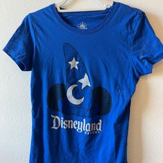 Kids 2xl / Women’s X Small/Small Such A Cute Shirt New Without Tags Very Y2k Perfect For A Disney Trip! Mickey Shirt, Disneyland Resort, Disney Tops, Cute Shirt, Disney Trip, Disney Trips, Cute Shirts, Shirt Color, Disneyland