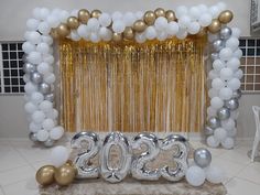 Cortina mentalizada/balões de números/ arco quadrado New Years Eve Party Ideas Decorations, Graduation Decorations, Backdrop Decorations, Church Decor, Eve Parties, New Years Eve Party, Backdrops For Parties, Birthday Fun