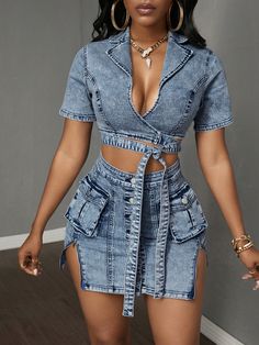 Vestido Denim Sensual com Bolso Cargo, Gola de Lapela, Manga Curta, Amarração na Cintura e Oco, Ideal para Verão Lavagem Média Sensual  Manga Curta Jeans Simples Bodycon Elasticidade Média  Women Clothing, size features are:Bust: ,Length: ,Sleeve Length: Short Sleeve Denim Dress, Long Sleeve Denim Jacket, Denim Crop Top, Denim Overall Dress, Denim Patterns, Elegant Dresses Long, Overall Dress, Denim Overalls