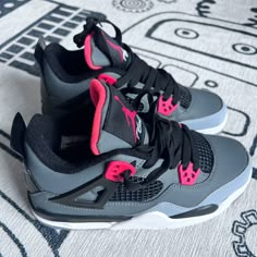 Gray Air Jordan 4 Ps Infrared Size 7. Never Worn! Cute Jordans, Casual Shoes Women Sneakers, Pretty Sneakers, Shoes For School, Nike Shoes Air, Black Nike Shoes, Trendy Shoes Sneakers, Nike Fashion Shoes