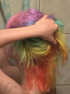 rainbow hair Hair Colour Ideas Rainbow, Rainbow Dash Hair Hairstyles, Rainbow Ghost Roots, Mlp Inspired Hair, Blonde And Rainbow Hair, Rainbow Hair Aesthetic, Blonde Rainbow Hair, Rainbow Outfit Aesthetic, Rainbow Dash Aesthetic