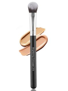 Makeup Applicators, Apply Concealer, Eyeshadow Blending, Brightening Concealer, Small Kitten, Powder Concealer, Eye Brightener, How To Apply Concealer, Apply Makeup