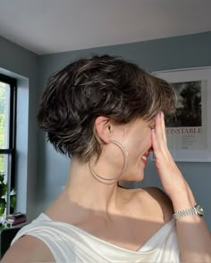 Old Money Hairstyles, Short Hairstyles For Older Women, Classic Pixie, Textured Pixie, Aesthetic Hairstyles, Really Short Hair, Hair Inspiration Short, Shot Hair Styles, Haircut And Color