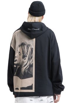 Hoodie by DYSTOPIɅN ™️Soft-touch sweatshirt fabricStyle and comfort – it's a lifestyle Drawstring hood Punk aesthetic Kurt Cobain graphic print Oversized fit Loose, not too tight DYSTOPIɅN ™️ exclusive Main: 100% Cotton. Streetwear Harajuku, Hippie Top, Punk Aesthetic, Jersey Vintage, Streetwear Hip Hop, Street Sweatshirt, Y2k Shorts, Hippie Costume, Mens Hoodie