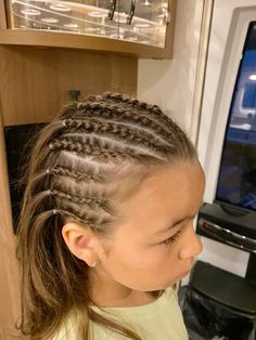 Tiny Braids In Front Of Hair, Tiny French Braids On Top Of Head, Cute French Braids For Short Hair, Mini French Braids On Top, Small Dutch Braids On Top Of Head, French Braids With Beads, Small French Braids, Mini French Braids, White Girl Cornrows