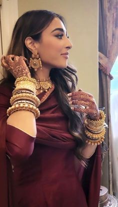 New Bride Suits Indian, Wedding Dulhan, Bridal Jewellery Inspiration, Braut Make-up, Traditional Indian Outfits, Indian Bridal Dress, Indian Bridal Fashion