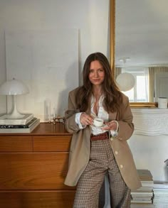 Livia Auer, Mode Style Anglais, Oversize Jacket, Business Casual Outfits For Women, Traje Casual, Womens Business Casual, Estilo Preppy, Looks Street Style