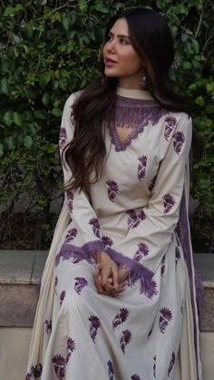 Sonam Bajwa, Chicken Kari, Desi Dress, Trendy Outfits Indian, Traditional Indian Dress, Desi Fashion Casual, Casual Indian Fashion, Pakistani Fancy Dresses, Pakistani Dresses Casual