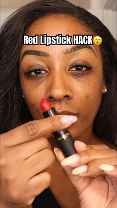 Lipstick Tricks, Red Lipstick Tutorial, Lipstick On Brown Skin, Perfect Lipstick Shade, Quick Makeup Routine, Red Lipstick Makeup Looks, Lipstick Application, African Hair Wrap, Lipstick For Dark Skin