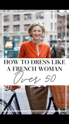 Dress Like A French Woman, Style Over 50, Royal Family Fashion, Chic Over 50, French Girls, Trendy Fall Outfits, Family Fashion, French Women