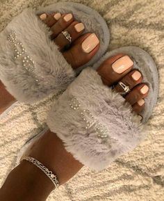 Pedicure Colors Black Women, Nail Color On Dark Skin Black Women, Dark Skin Toe Nail Colors, Toenail Overlay, Pedicure Ideas Dark Skin, Pedicure For Dark Skin, Toe Nails Ideas Black Women, Toe Nail Colors Black Women, Pedicure Ideas Black Women