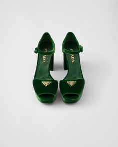 Find PRADA Velvet Platform Sandals on Editorialist. Upper with instep strap and covered buckle Enameled metal triangle logo Leather and rubber sole with metal lettering logo 95 mm velvet-covered heel 30 mm velvet-covered platform Prada Green Shoes, Shoes For Green Dress, Emerald Green Fashion, Platform Heels Outfit, Platform Shoes Outfit, Prada Heels, Laurel Green, Designer Mules, Metal Lettering