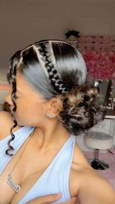 Cute Colors To Dye Your Curly Hair, Hairstyles With Hats Curly Hair, Beach Hairstyles For Natural Hair, Waterpark Hairstyles Curly Hair, Hairstyles With Braids Natural Hair, Poofy Hair Styles, 2 Buns With Braids, Girly Curly Hairstyles, Sun Protection Outfit