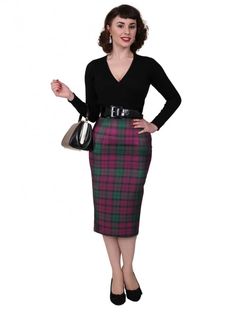 1950s Pencil Skirts from Vivien of Holloway Made in London 1950s Pencil Skirt, Outfit Pencil Skirt, Professional Work Clothes, Vintage Outfits 50s, Historical Outfits, The 50s Fashion, 1950s Skirt, 1900 Fashion, Tartan Accessories