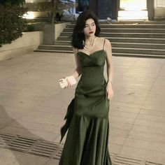 Simple Sheath Spaghetti Straps Floor Length Olive Green Satin Party Dresses Birthday Outfits SD432 Dress Banquet, Y2k Fall Outfits, Fishtail Dress, Green Prom Dress, Green Satin, Slim Waist, Middle Age, Birthday Dresses, Glamorous Evening Gowns