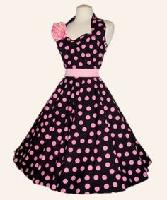 pink and black vintage dress - you'd get extra drawing tickets for wearing this (or anything pink and black!) https://www.facebook.com/events/201586003300937/ Rockabilly Mode, 50s Fashion Dresses, Pink Polka Dot Dress, Poodle Skirt, Vintage Black Dress, Circle Dress