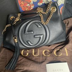 Comes With Original Receipt/ Dust Bag/ And Authentication Card. The Bag Is So Gorgeous. Only Wore A Couple Of Times. Don’t Miss Out On This Classic Bag. Original Price $1,695 Plus Taxes Gucci Soho Bag, Gucci Soho, Bags Gucci, Gucci Soho Disco Crossbody, Gucci Shoulder Bag, Classic Bags, Vintage Belts, Gucci Black, Gucci Bags