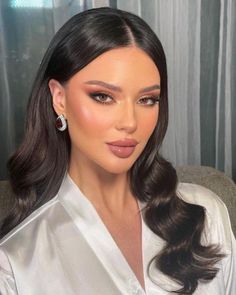 Moh Makeup, Graduation Essentials, Glam Wedding Makeup, Prom Eye Makeup, Kanekalon Hairstyles, Hollywood Hair, Bridesmaid Hair Makeup, Prom Hairstyles For Long Hair, Wedding Makeup Looks